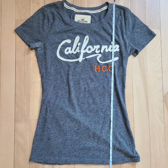 Hollister Graphic T-Shirt - Picture 4 of 8